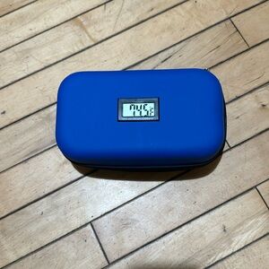 Cooler lunch box with thermometer